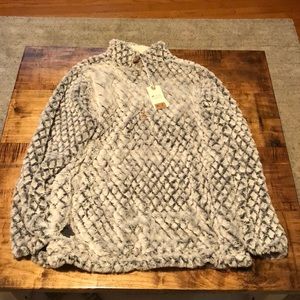 New Simply Southern Pullover Size Medium